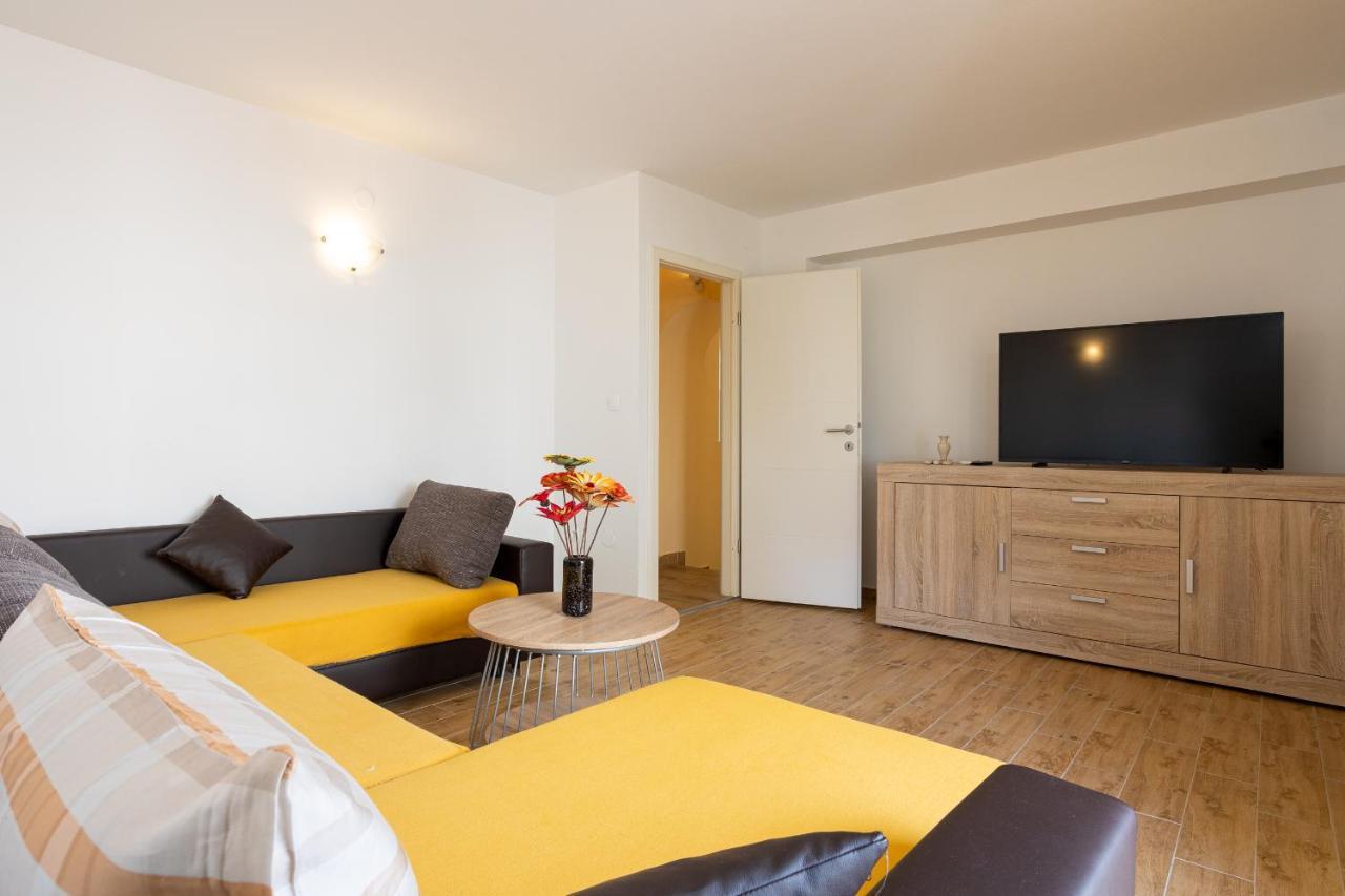 Melody Apartment *